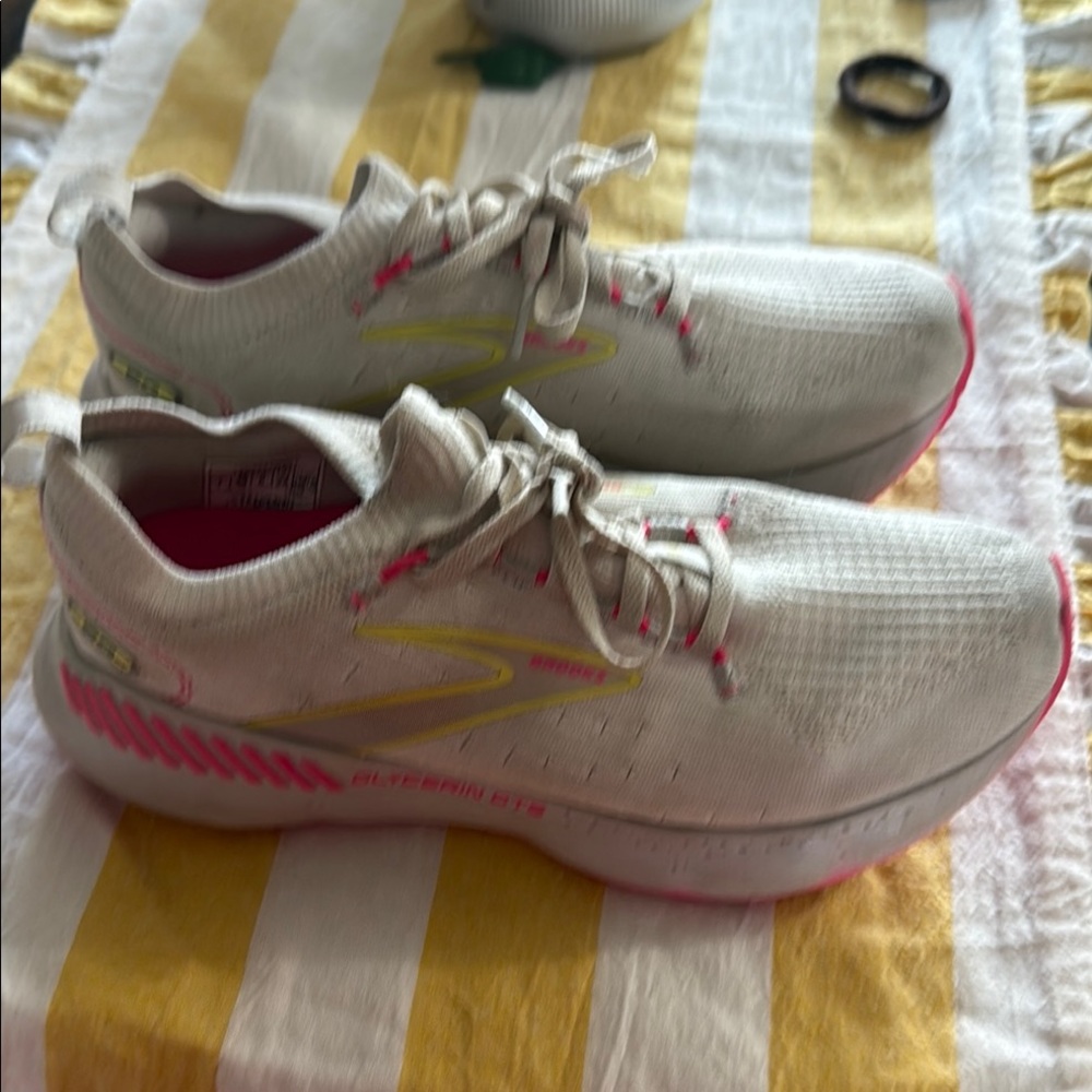 Brooks White and Pink Athletic Shoes with Cushioned Sole